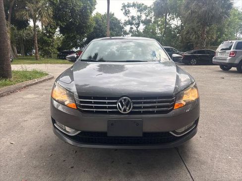 Used 2012 Volkswagen Passat TDI SE FWD image 3