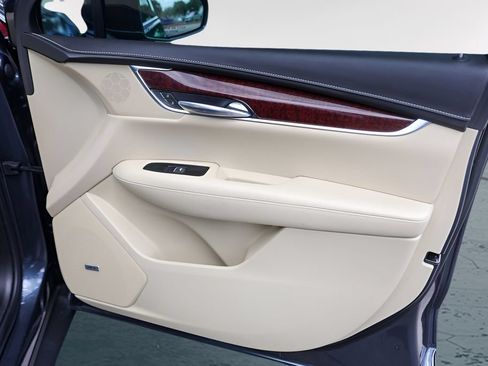 Used 2019 Cadillac XT5 Luxury FWD image 27