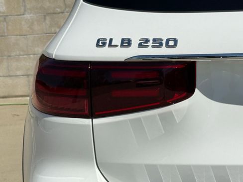 New 2026 Mercedes-Benz GLB 250 image 9