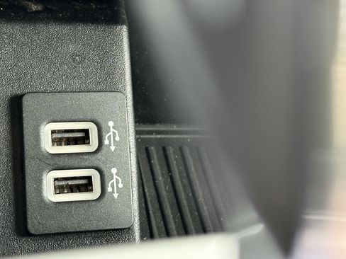 Used 2020 Ford F150 Lariat w/ Trailer Tow Package image 21