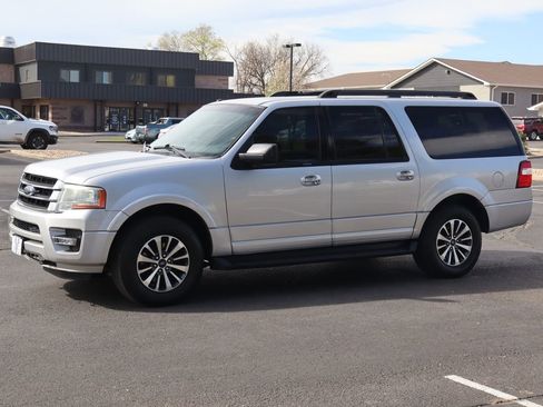 Used 2015 Ford Expedition EL XLT w/ Equipment Group 202A image 10