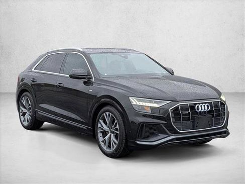Used 2023 Audi Q8 Prestige w/ Prestige Package AWD/4WD image 3