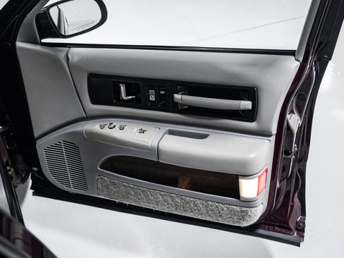 Used 1995 Chevrolet Impala SS image 34