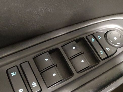 Used 2017 Chevrolet Traverse LT image 27