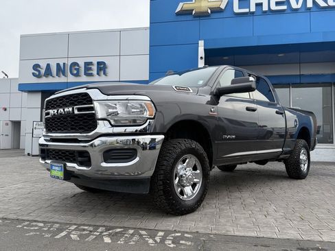 Used 2022 RAM 2500 Tradesman w/ Chrome Appearance Group image 5