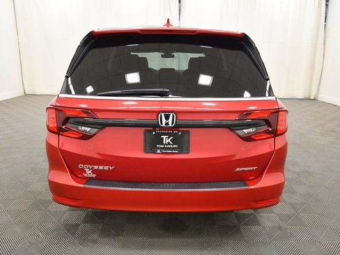 Certified 2023 Honda Odyssey Sport image 6