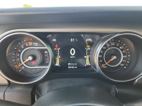 Used 2020 Jeep Gladiator Overland image 8