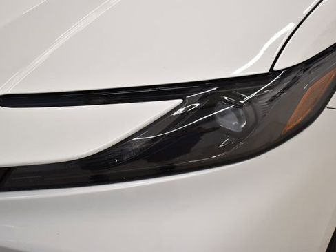 Used 2025 Toyota Camry SE FWD image 15
