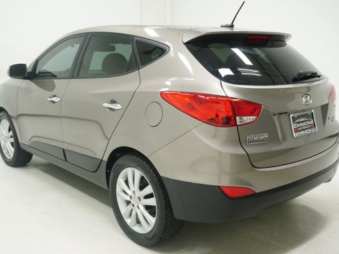 Used 2012 Hyundai Tucson Limited w/ Premium Pkg FWD image 6