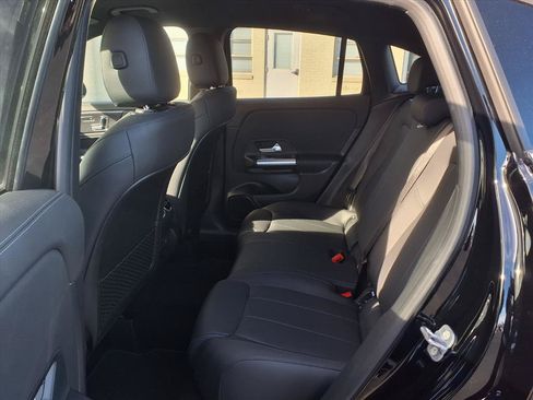 Used 2025 Mercedes-Benz GLA 250 4MATIC image 13