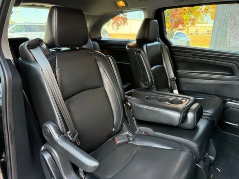 Used 2023 Honda Odyssey Touring image 12