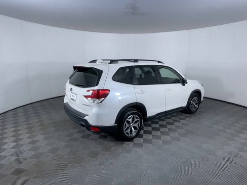 Used 2019 Subaru Forester Premium w/ All-Weather Package AWD/4WD image 8