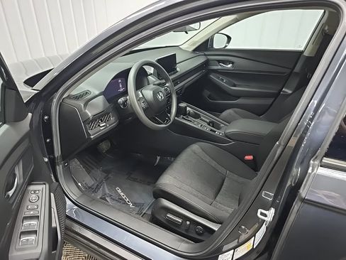 Used 2025 Honda Accord SE image 29