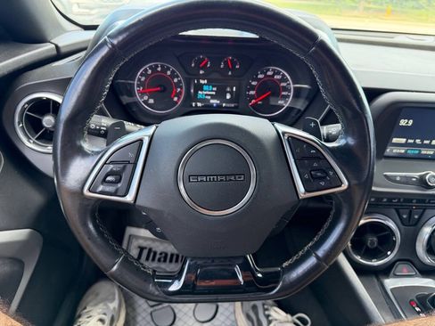 Used 2018 Chevrolet Camaro LT RWD image 11