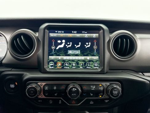 Used 2022 Jeep Wrangler Unlimited Sport w/ Sun And Sound Package image 23