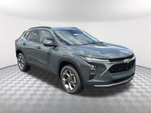 New 2026 Chevrolet Trax LT FWD image 3
