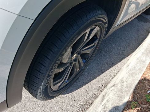 Used 2022 Volkswagen Atlas SE w/ Black Wheel Package image 7