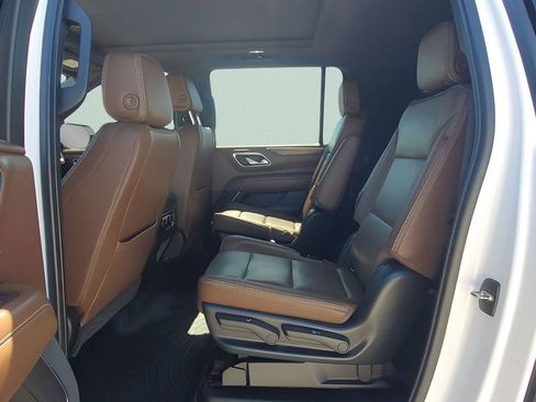 Used 2021 Chevrolet Suburban High Country image 23