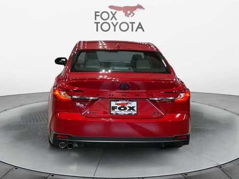 Used 2025 Toyota Camry SE FWD image 5