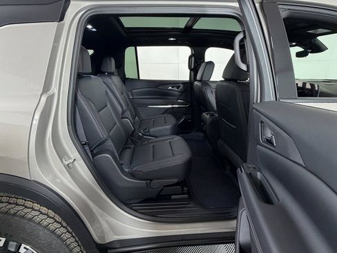 New 2026 Chevrolet Traverse Z71 w/ Enhanced Driving Package AWD/4WD image 10