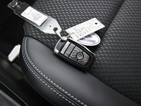 New 2025 Ford Escape SE FWD image 19