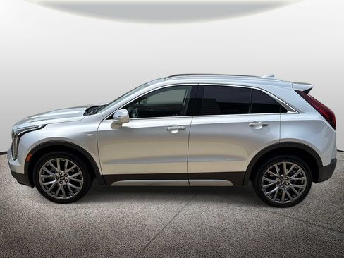 Used 2019 Cadillac XT4 Premium Luxury w/ Technology Package AWD/4WD image 3