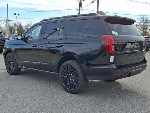 New 2026 Ford Expedition Platinum w/ Stealth Performance Package AWD/4WD image 11