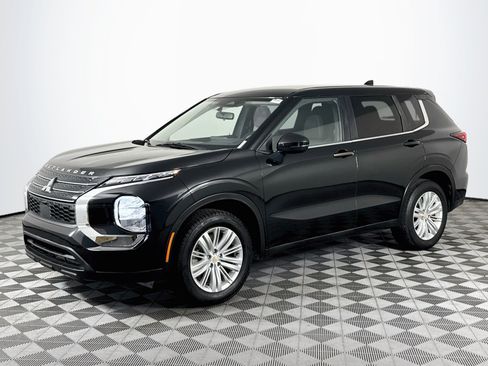 Used 2022 Mitsubishi Outlander ES FWD image 4