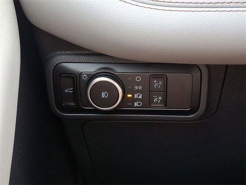 New 2025 Ford Explorer Active w/ Active Comfort Package image 15