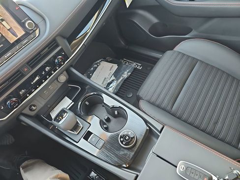 New 2026 Nissan Rogue SV AWD/4WD image 28
