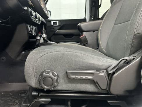 Used 2024 Jeep Wrangler Sahara image 26