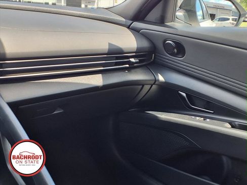 Used 2025 Hyundai Elantra Sport FWD image 17