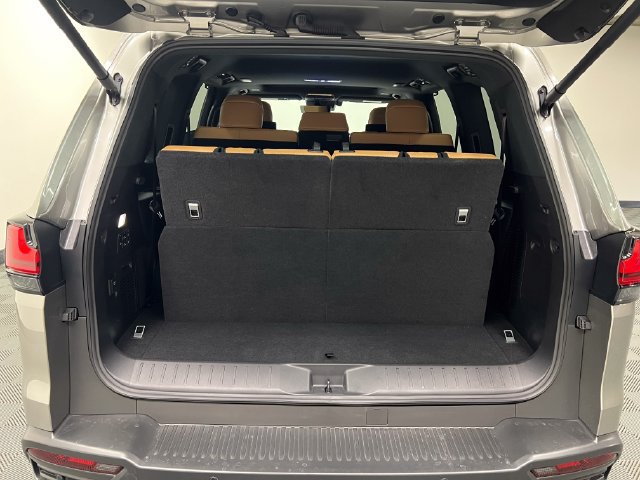 Certified 2025 Lexus LX 600 4WD w/ Accessory Package (2T) image 8