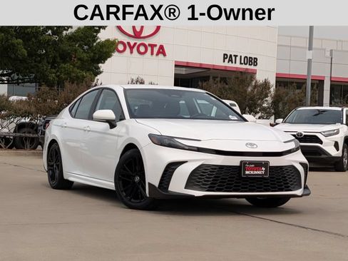 Used 2025 Toyota Camry SE FWD image 2