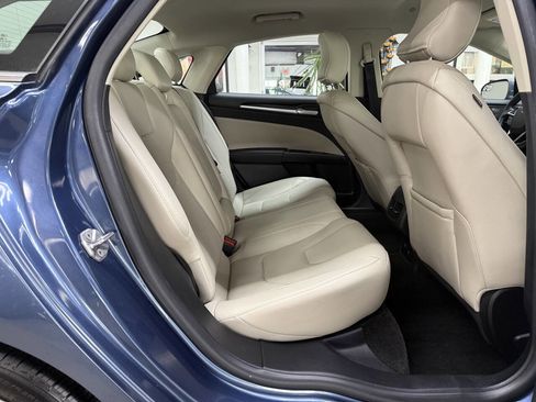 Used 2018 Ford Fusion Titanium FWD image 14