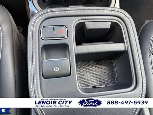 Used 2025 Ford Mustang Mach-E Premium AWD/4WD image 27
