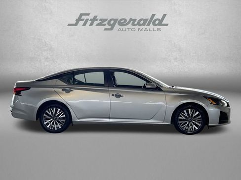 Used 2023 Nissan Altima 2.5 SV image 4