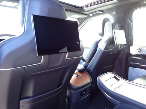 New 2025 Lincoln Navigator Black Label AWD/4WD image 24