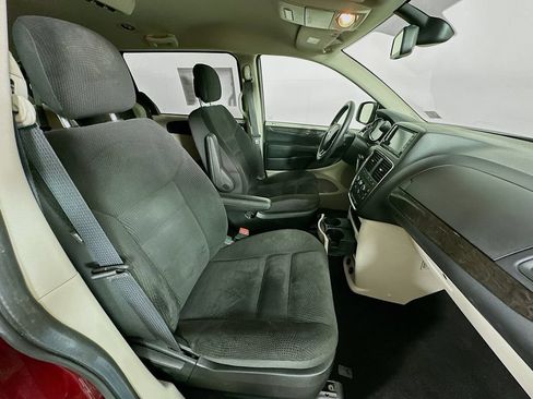 Used 2019 Dodge Grand Caravan SE w/ UConnect Hands-Free Group FWD image 34