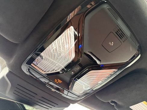 Certified 2025 BMW X7 M60i image 34