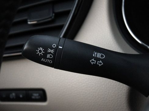 Certified 2020 Nissan Rogue SV image 33