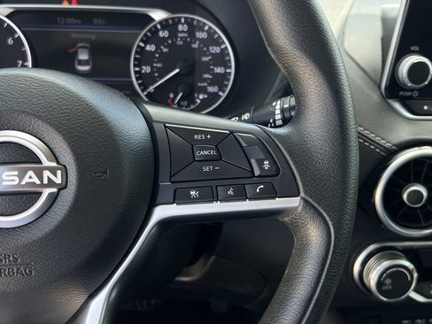 Used 2024 Nissan Sentra SV FWD image 11