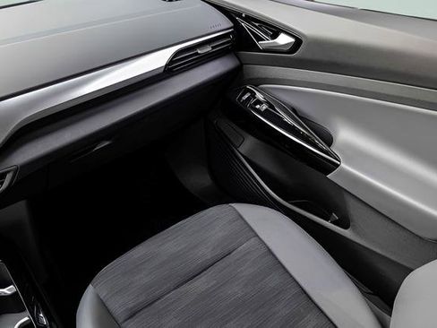 Used 2022 Volkswagen ID.4 Pro image 17