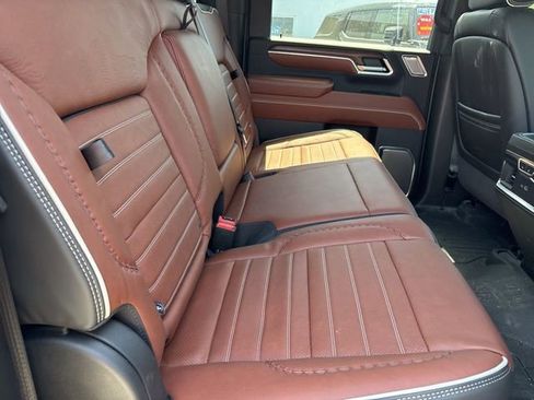 Used 2025 GMC Sierra 3500 Denali Ultimate image 6