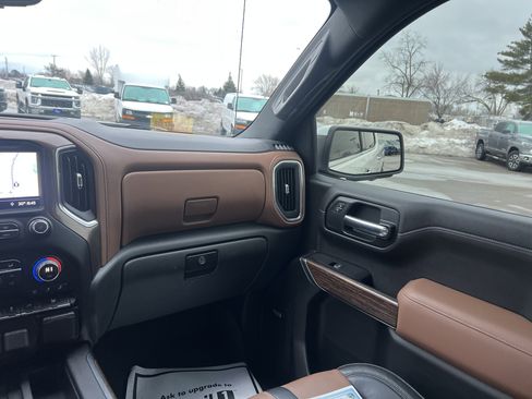 Used 2019 Chevrolet Silverado 1500 High Country w/ Technology Package image 13