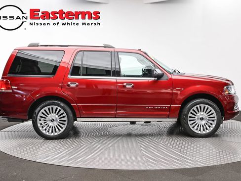 Used 2016 Lincoln Navigator Reserve AWD/4WD image 4
