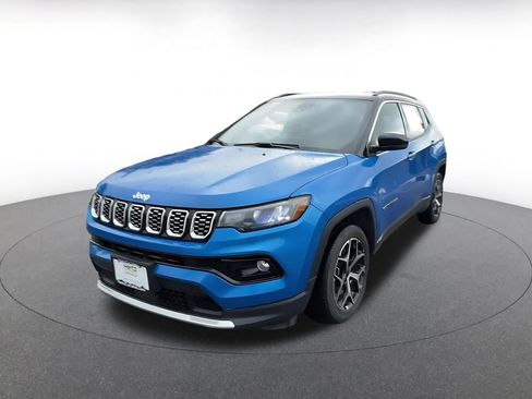 Used 2025 Jeep Compass Limited image 7