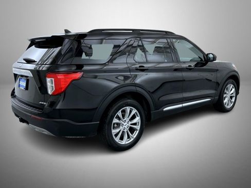 Used 2023 Ford Explorer XLT w/ Equipment Group 202A AWD/4WD image 5