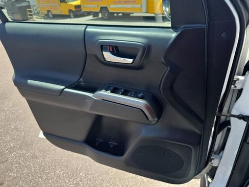 Used 2021 Toyota Tacoma TRD Off-Road AWD/4WD image 26