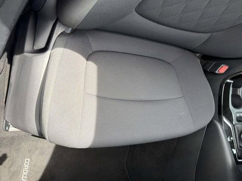 Used 2022 Toyota Corolla LE FWD image 15